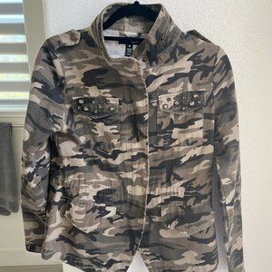 AQUA Camo lightweight cotton cargo jacket. Like New!